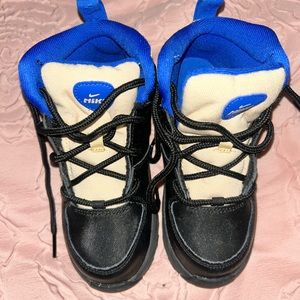 Toddler Nike boots